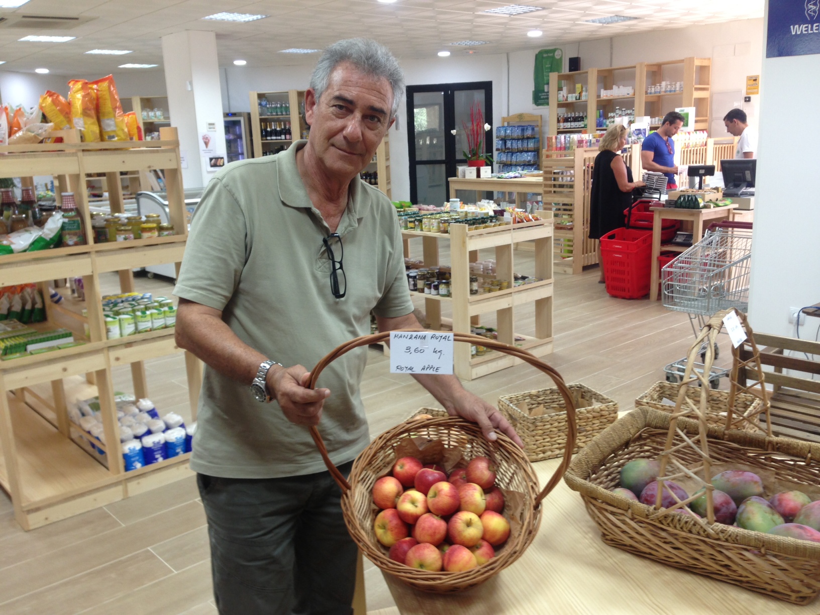 Family-run Chipolino Natural in Centro Comercial Los Halcones, in Benahavis, on the Ronda road, is stocking everything from non biological washing powder to organic pet food