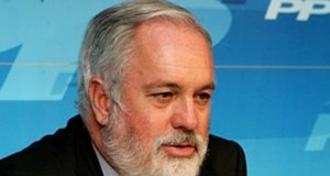 Environment Minister Miguel Arias Canete said he wants the Coastal Law ‘more compatible with economic growth'